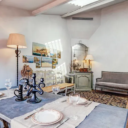 Authentic Charming Studio In The Heart Of Cannes